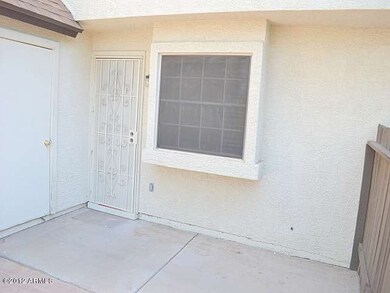 023-150959-back-patio-3