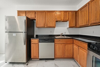312 Water St unit 4, Lawrence, MA 01841 - photo 6