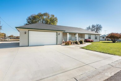 405 W S 7th St, Homedale, ID 83628 - photo 3