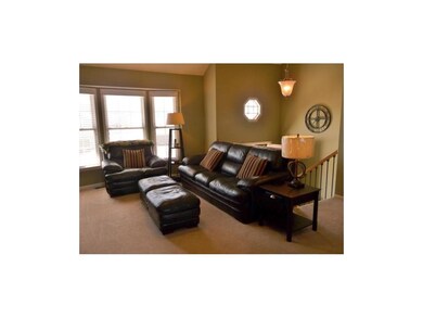 LARGE LIVING ROOM WITH BOW BAY WINDOW