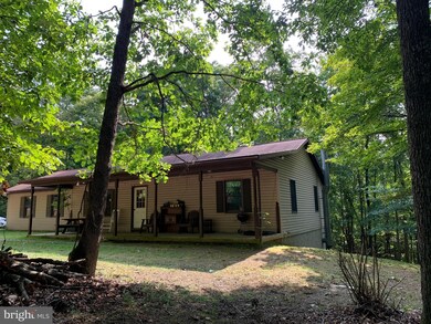 421 Highview Ln, Berkeley Springs, WV 25411 - photo 2