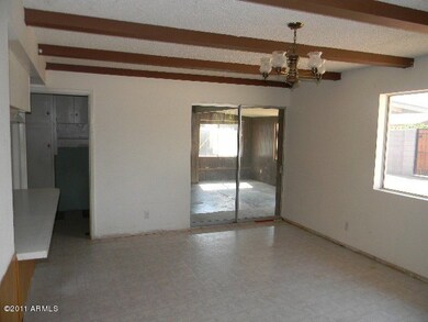 023-177155 Living Room 3