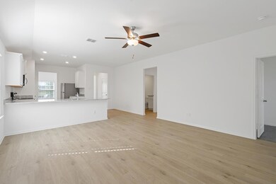 136 Paria Ct, Jarrell, TX 76537 - photo 2