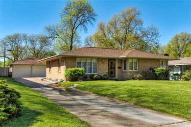 3008 Vilura Pkwy, Des Moines, IA 50310 - photo 2