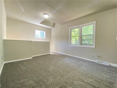 1247 E 34th St, Des Moines, IA 50317 - photo 4