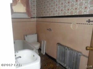 318 Arlington St, Tamaqua, PA 18252 - photo 4