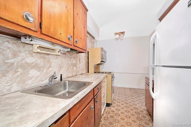 Linden Hill unit 6H, Flushing, NY 11354 - photo 4
