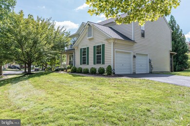 12510 Hawks Nest Ln, Germantown, MD 20876 - photo 2