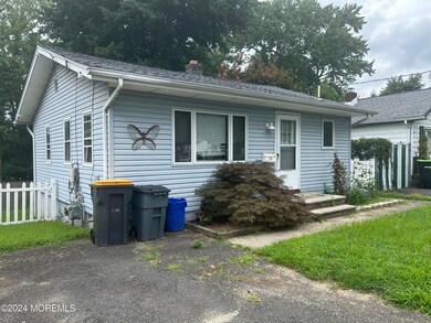 13 Middlesex Ave, Keyport, NJ 07735 - photo 2