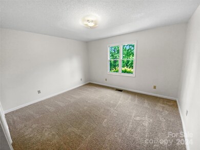 144 Creekside Dr, Statesville, NC 28625 - photo 5