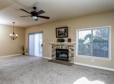 03_Living Room 1 (small)