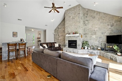 large living room/gas fireplace