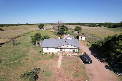 Sits on 2.5 acres mol.