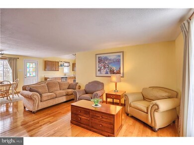 255 Park St, Honey Brook, PA 19344 - photo 4