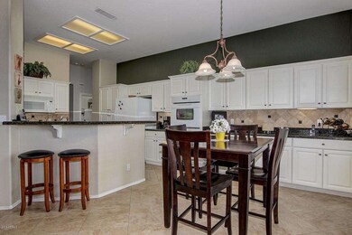 0007-Dining Area to Kitchen