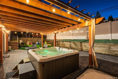 1734 Roberta Ln, Merrick, NY 11566 - photo 5