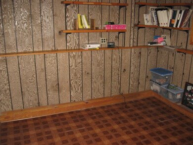 913 E Gladys Ave, Addison, IL 60101 - photo 4