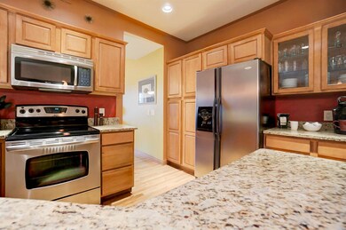 5261 Stoneman Dr, Fitchburg, WI 53711 - photo 3