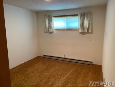 203 W Mulberry St, Waynesfield, OH 45896 - photo 5