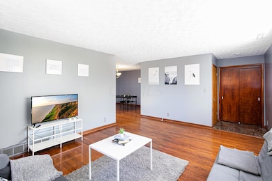 295 E Whittier St unit 293, Columbus, OH 43206 - photo 5