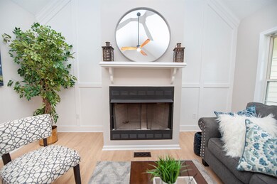 240 Lisa Ct, Boiling Springs, SC 29316 - photo 4