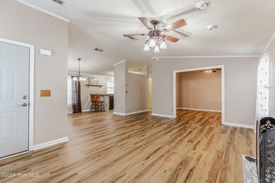 515 Deer Path, Living Room-3