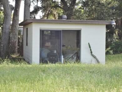 300 sf outbuilding