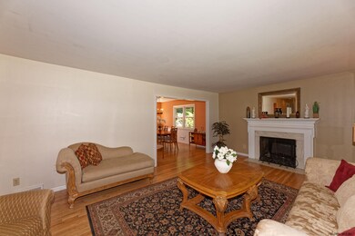 1210 Godfrey Ln, Schenectady, NY 12309 - photo 7