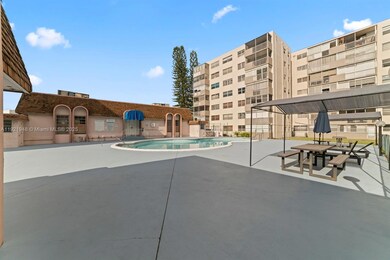 16450 Miami Dr unit 602, North Miami Beach, FL 33162 - photo 3