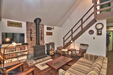 2374 Overlook Ln, Pocono Pines, PA 18350 - photo 7