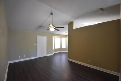 5735 Fairchild Road 04