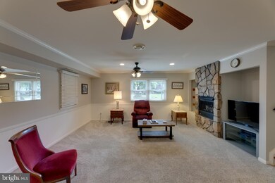 705 Skyline Ct NE, Vienna, VA 22180 - photo 7