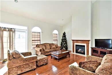 5855 Monocacy Dr, Bethlehem, PA 18017 - photo 6