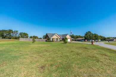 450 Twin Creeks Ln, Pryor, OK 74361 - photo 6