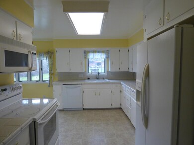 2655 E Evans Creek Rd, Rogue River, OR 97537 - photo 5