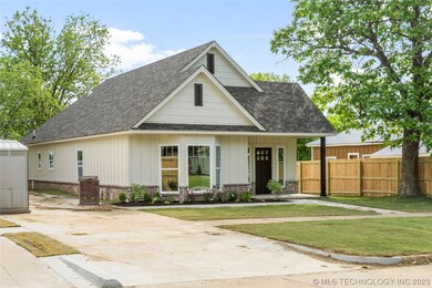 313 W 6th St, Claremore, OK 74017 - photo 5