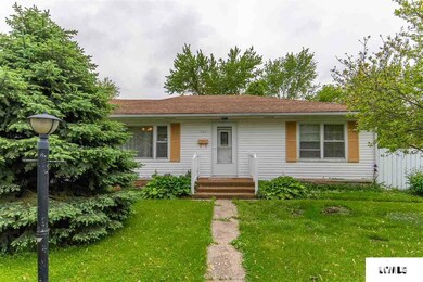 507 Omaha Ave, Lincoln, IL 62656 - photo 2