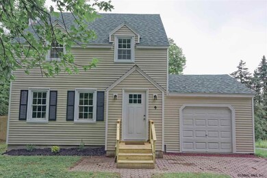 9 Kingston St, Albany, NY 12204 - photo 2