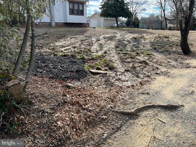 510 Bridgeboro St, Riverside, NJ 08075 - photo 3