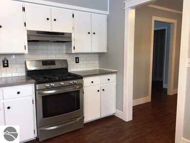 404 Pine St, Elk Rapids, MI 49629 - photo 6