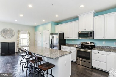 934 Magnolia Blossom Ct, Sykesville, MD 21784 - photo 7