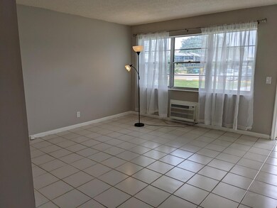 267 Camden L, West Palm Beach, FL 33417 - photo 2