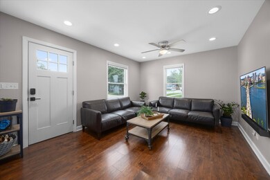 407 Sheldon Ave, Aurora, IL 60506 - photo 5