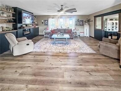 19617 Lakeview Ave, Warsaw, MO 65355 - photo 3