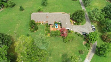 2401 Kivett Dr, Greensboro, NC 27406 - photo 7