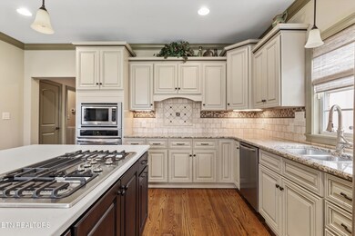 10-1219 Barton Pl Ln27