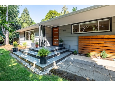 2015 Eastwood Ln, Eugene, OR 97401 - photo 2