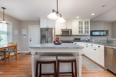 Phoebes Way Cape Elizabeth ME-large-005-