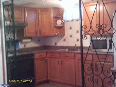 606 Clay Dr, Conshohocken, PA 19428 - photo 6