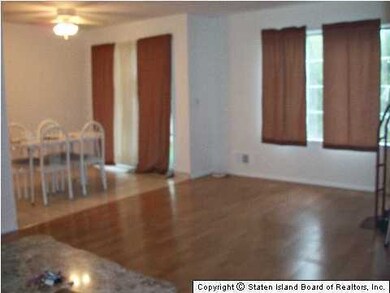 131 Gervil St unit 1, Staten Island, NY 10309 - photo 3